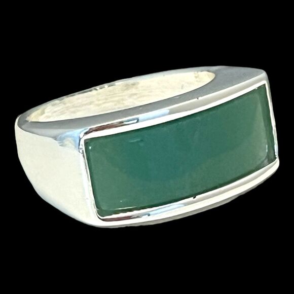 Boutique Statement Ring Size 8 Silver Tone Green Lucite 5W - Picture 3 of 7